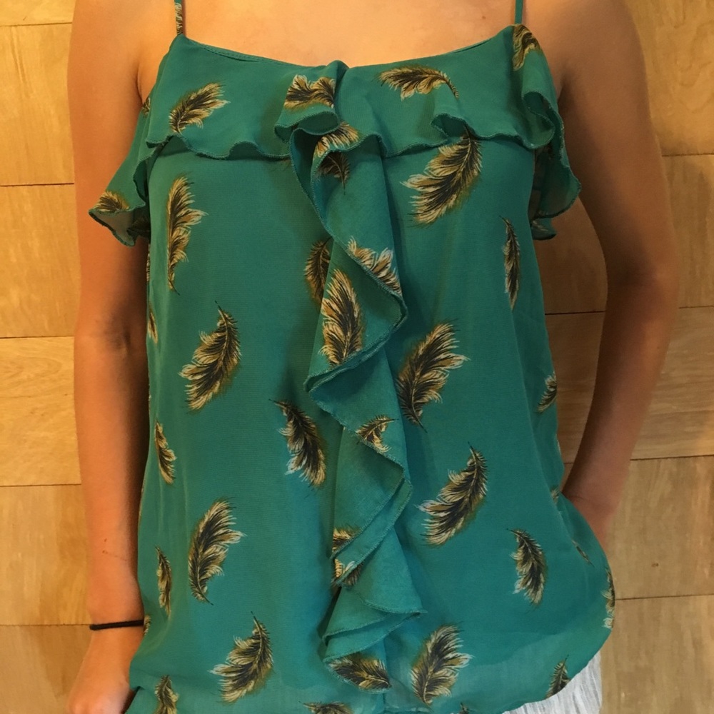 Light and flowy feather tank top